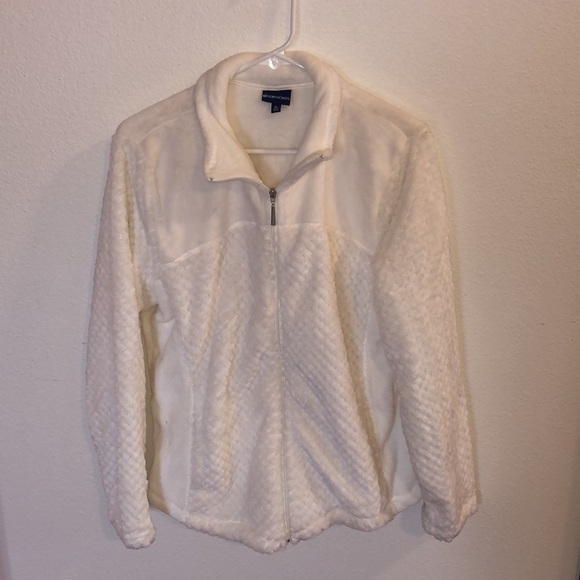 White jacket. - Picture 5 of 7